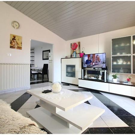 Mikelin Primošten Exterior foto