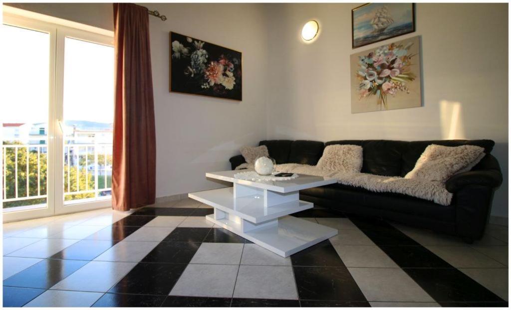 Mikelin Primošten Exterior foto